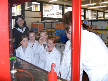 Chemikum Klasse 2-2004.jpg